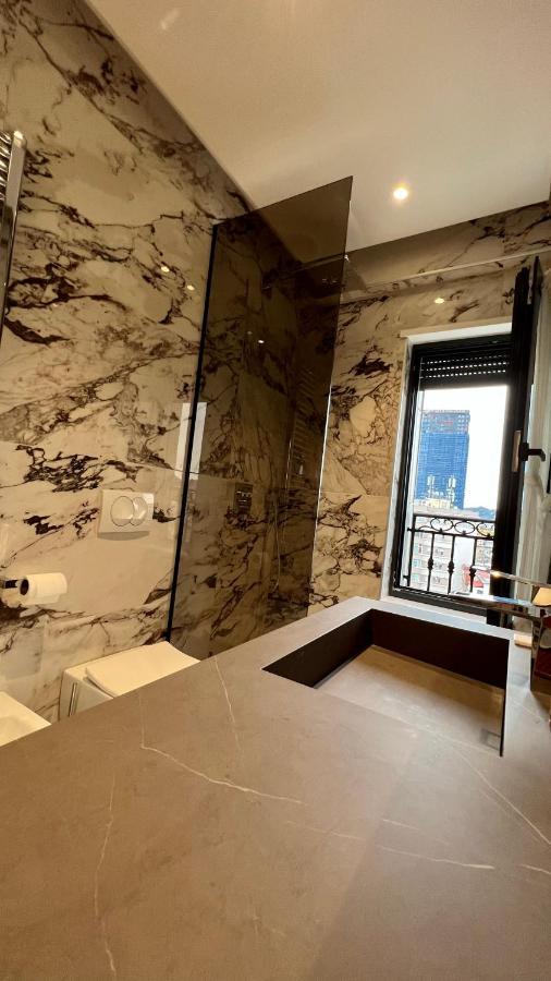 Zeus Tirana Suite Deluxe Zewnętrze zdjęcie